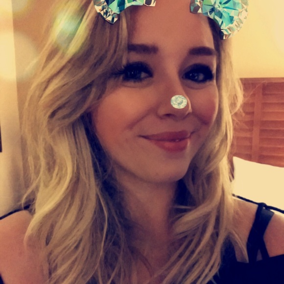 Meet your Posher, Anna - Picture 2 of 3